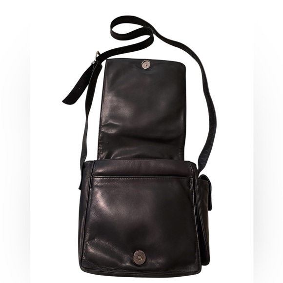 Perlina multi-compartment black leather crossbody - Picture 3 of 11